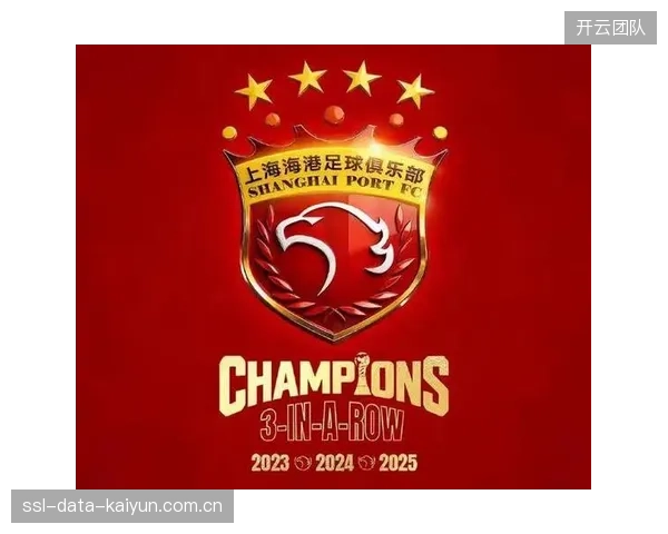 上海海港右后卫杨希凭借出色的拦截数据和传中成功率，成为本土同位置球员中的佼佼者。
